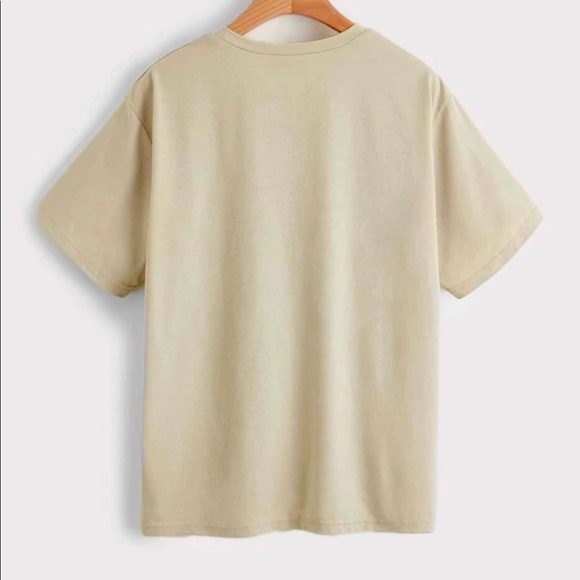 𝚂𝚑𝚘𝚛𝚝 𝚂𝚕𝚎𝚎𝚟𝚎 𝙶𝚛𝚊𝚙𝚑𝚒𝚌 𝚃-𝚂𝚑𝚒𝚛𝚝 - Picture 2 of 4